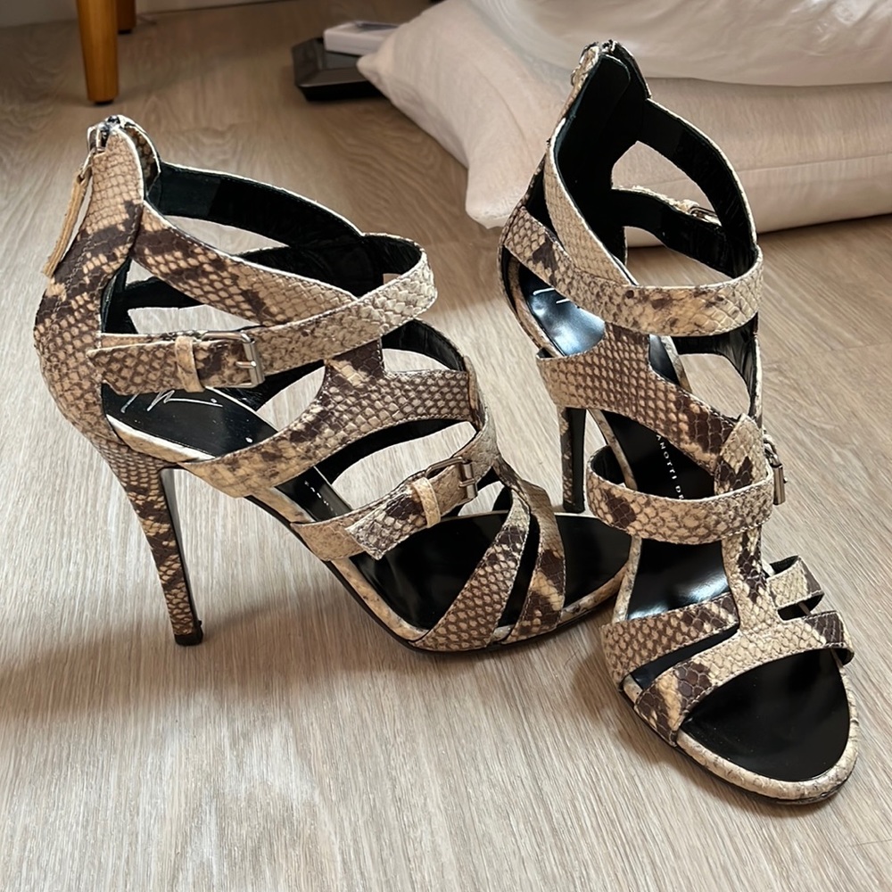 Giuseppe Zanotti
Beige Python Gladiator Heels Sandals 39.5